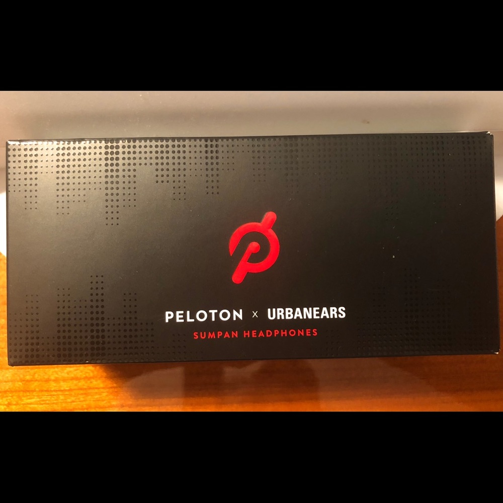 Peloton Urbanears Sumpan Headphones & sticker NEW